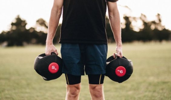 Hulajnoga – doskonały trening mięśni nóg